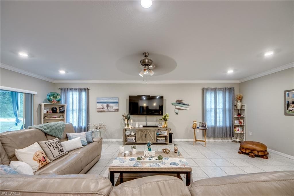 640 Encarnacion ST, PUNTA GORDA FL 33983-9