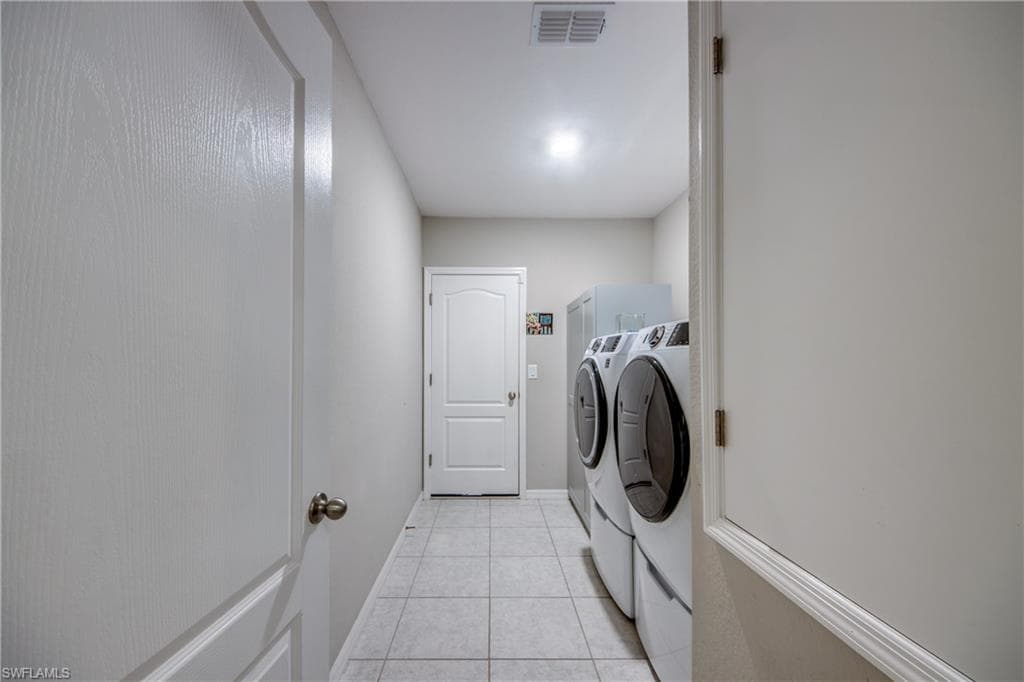 640 Encarnacion ST, PUNTA GORDA FL 33983-32