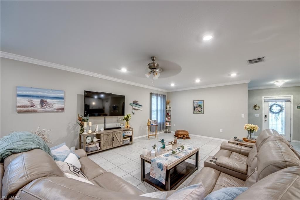 640 Encarnacion ST, PUNTA GORDA FL 33983-10