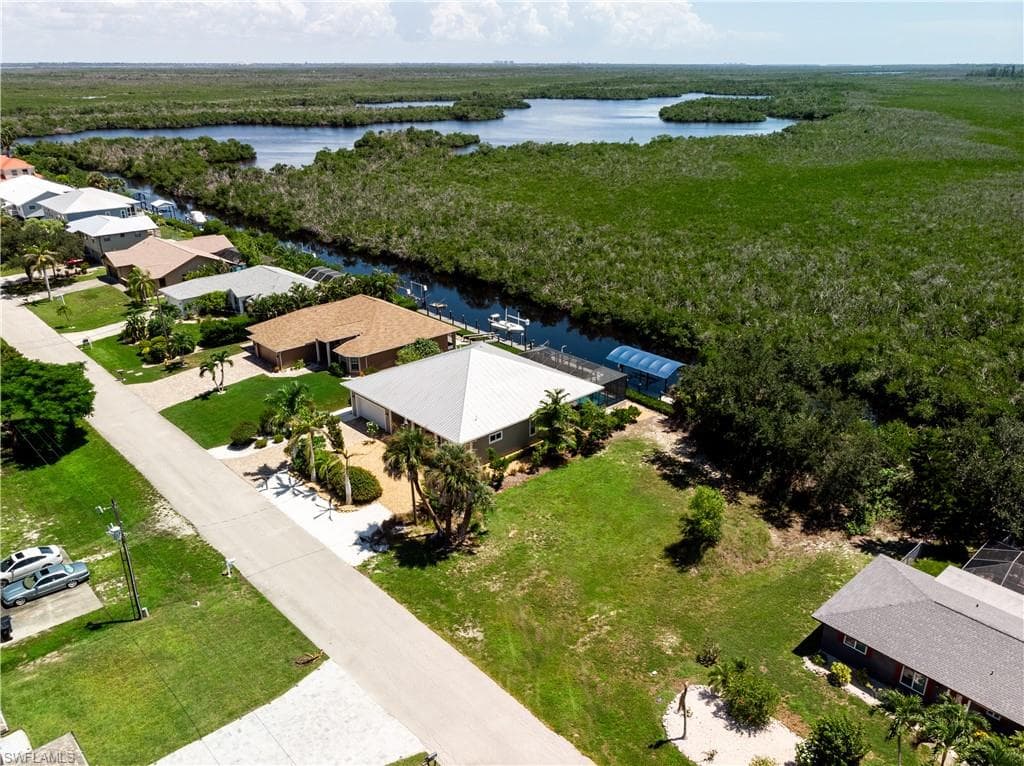 5175 Genesee PKWY, BOKEELIA FL 33922-5