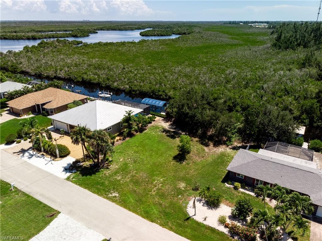 5175 Genesee PKWY, BOKEELIA FL 33922-4
