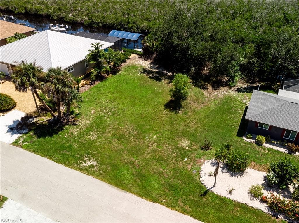 5175 Genesee PKWY, BOKEELIA FL 33922-3