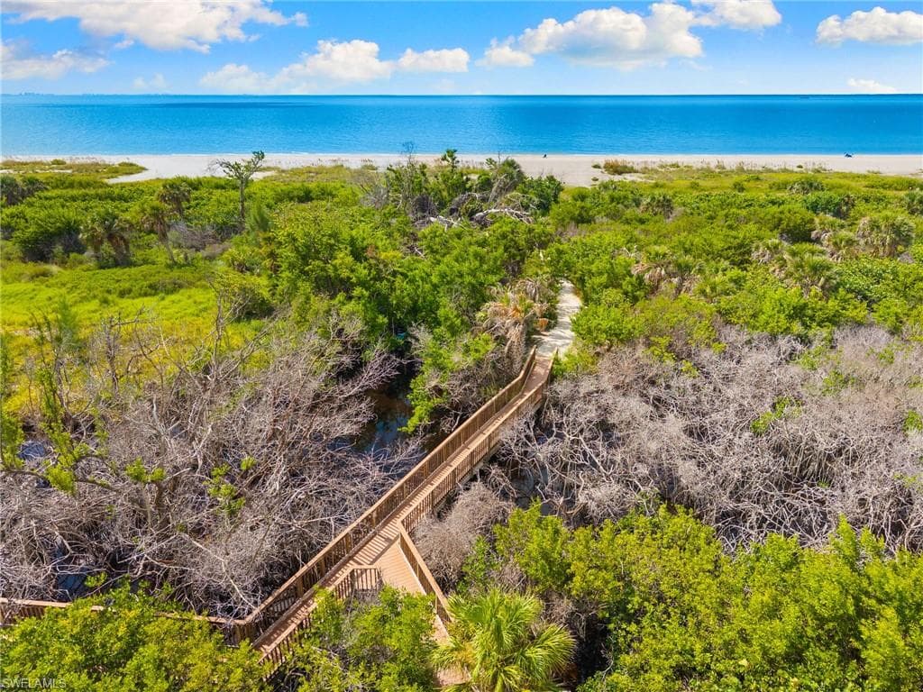 1811 Olde Middle Gulf DR # 14, SANIBEL FL 33957-39