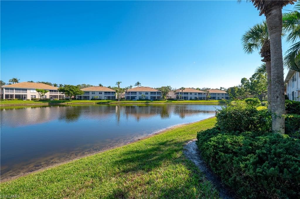 800 Carrick Bend CIR # 103, NAPLES FL 34110-22