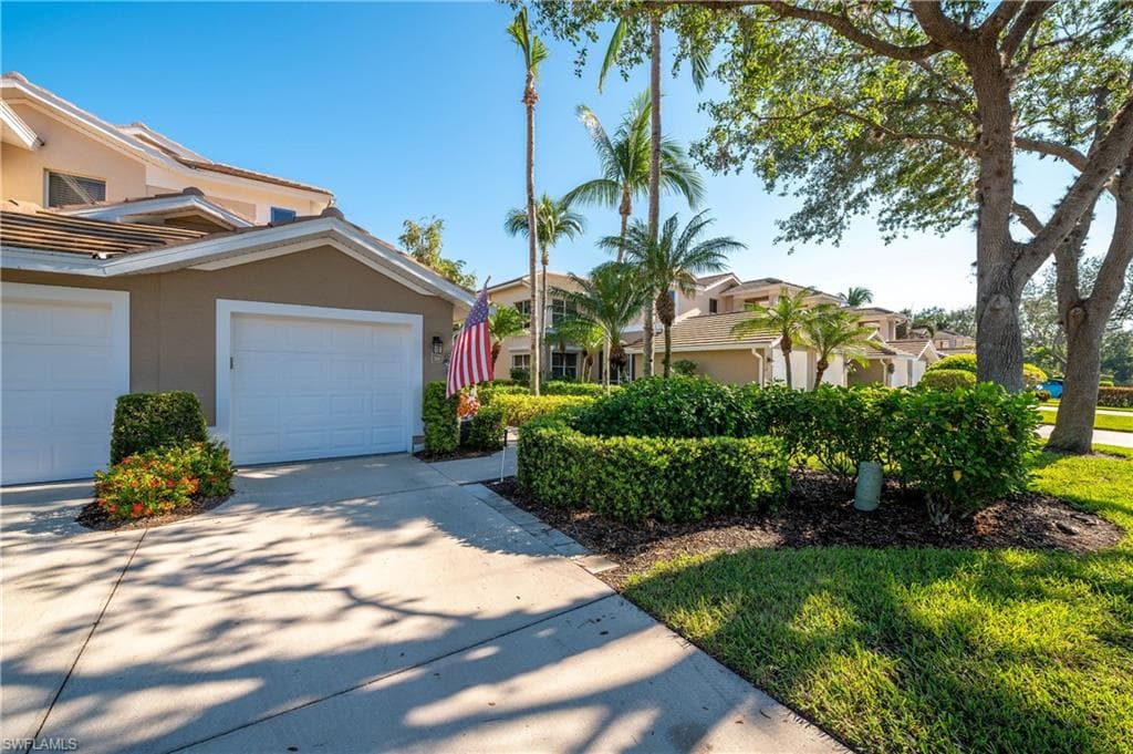 800 Carrick Bend CIR # 103, NAPLES FL 34110-1