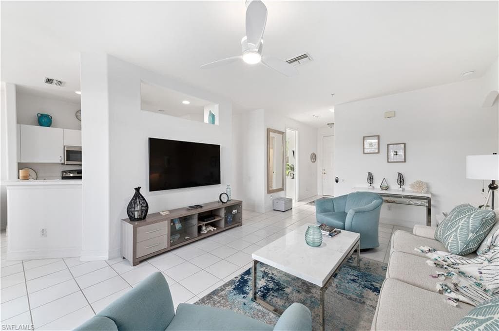 800 Carrick Bend CIR # 103, NAPLES FL 34110-5