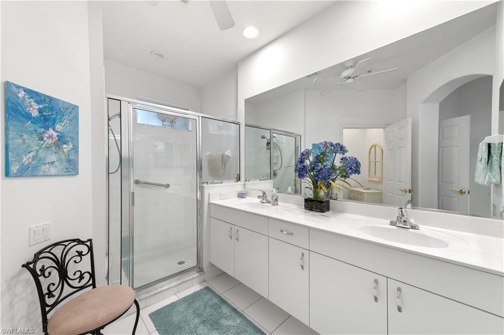 800 Carrick Bend CIR # 103, NAPLES FL 34110-16