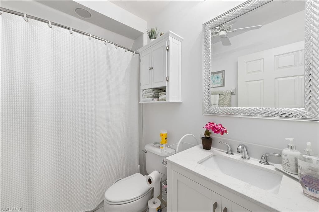 800 Carrick Bend CIR # 103, NAPLES FL 34110-11