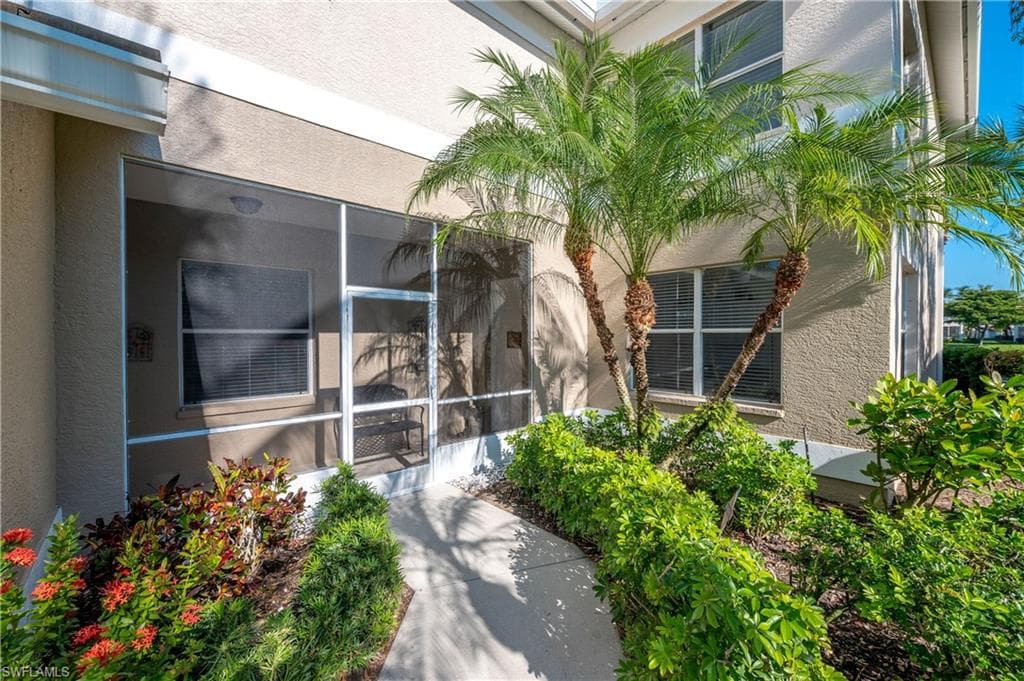 800 Carrick Bend CIR # 103, NAPLES FL 34110-2