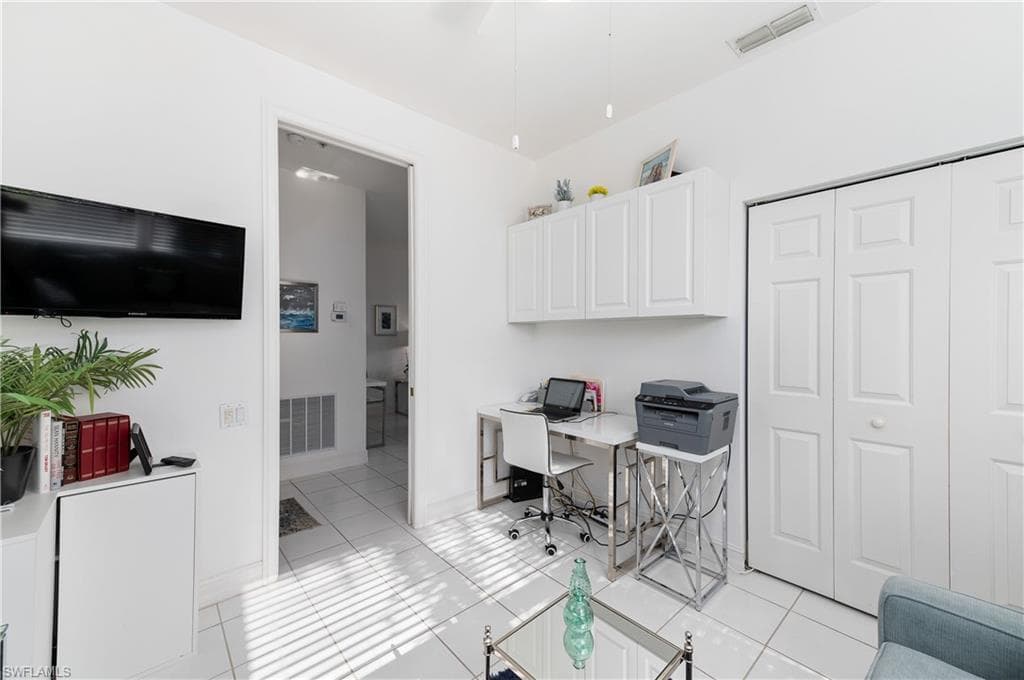 800 Carrick Bend CIR # 103, NAPLES FL 34110-14