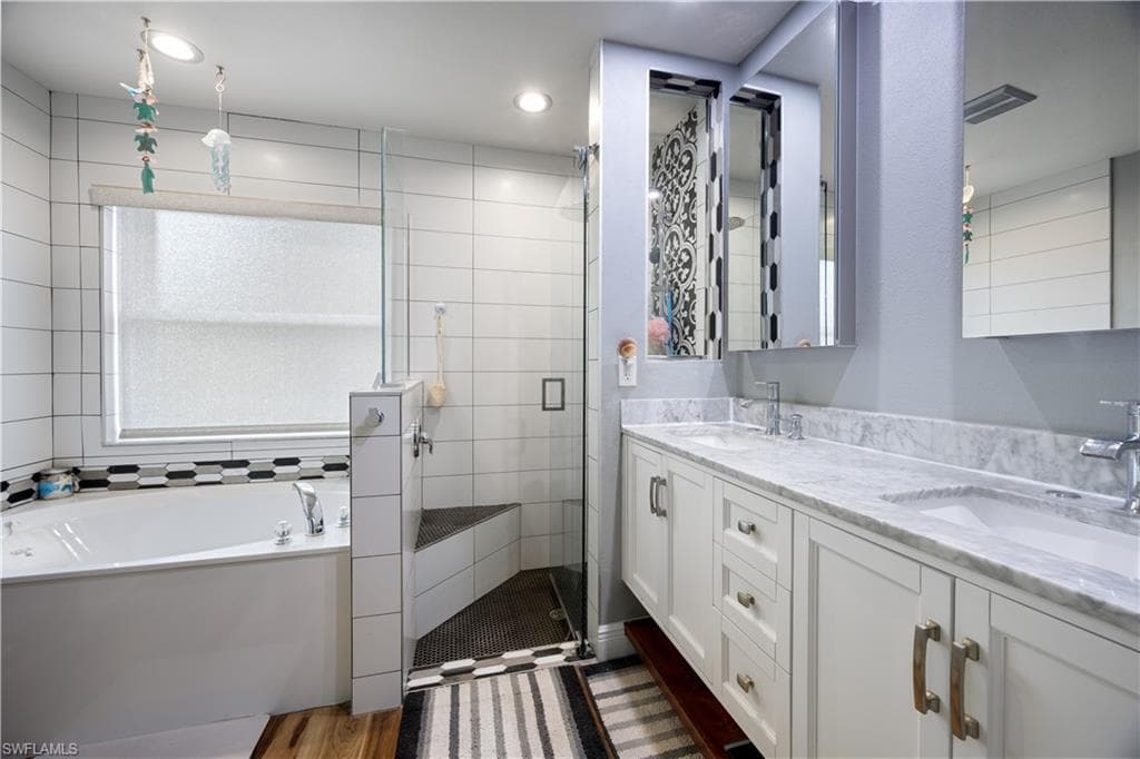 20052 Serene Meadow LN, ESTERO FL 33928-33