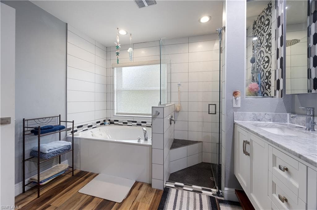 20052 Serene Meadow LN, ESTERO FL 33928-32