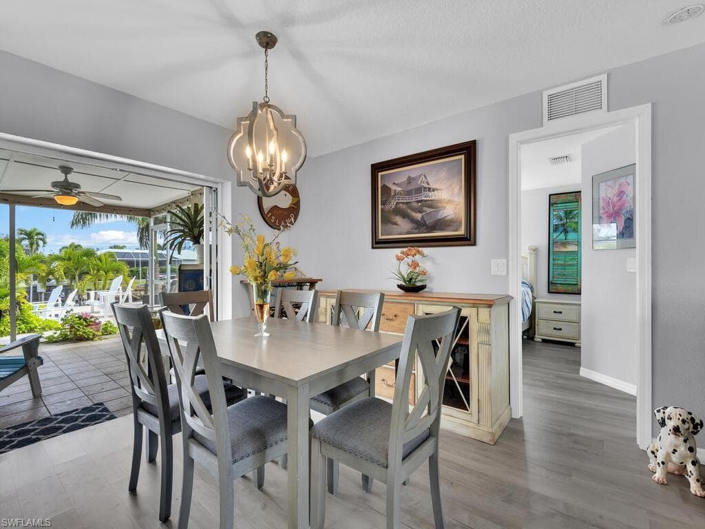 6156 Cocos DR, FORT MYERS FL 33908-15