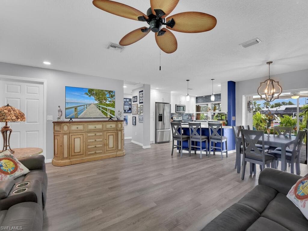 6156 Cocos DR, FORT MYERS FL 33908-10