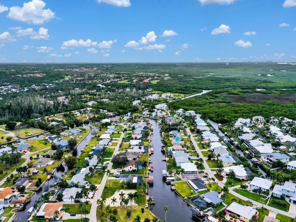 6156 Cocos DR, FORT MYERS FL 33908-39