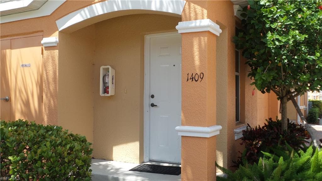1831 Concordia Lake CIR # 1409, CAPE CORAL FL 33909-2