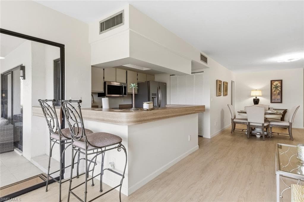 5585 Trailwinds DR # 314, FORT MYERS FL 33907-5