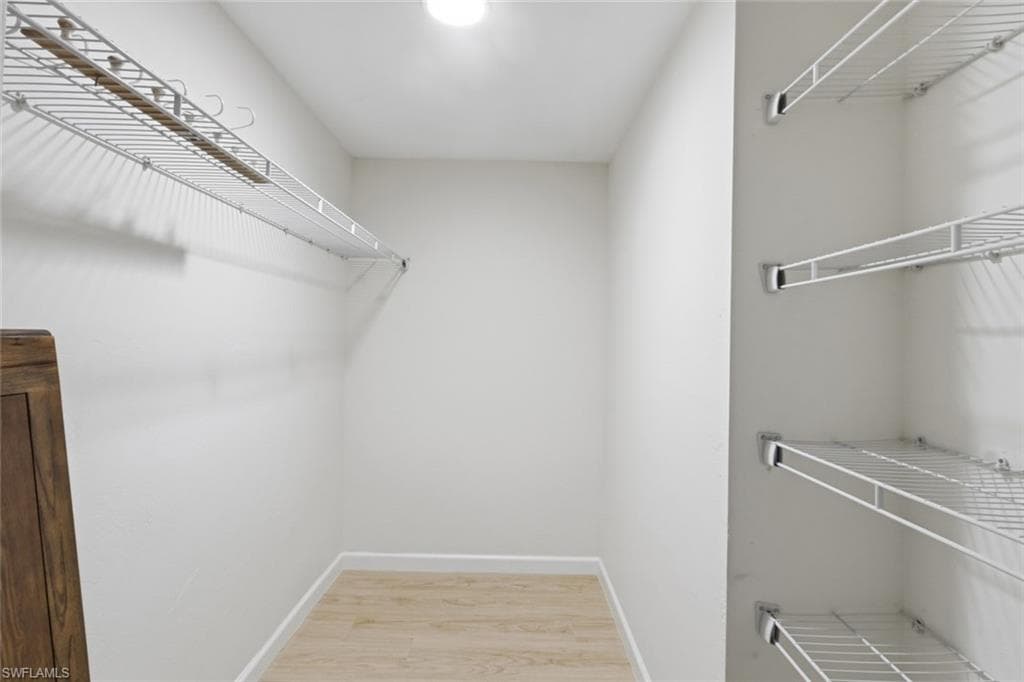 5585 Trailwinds DR # 314, FORT MYERS FL 33907-13