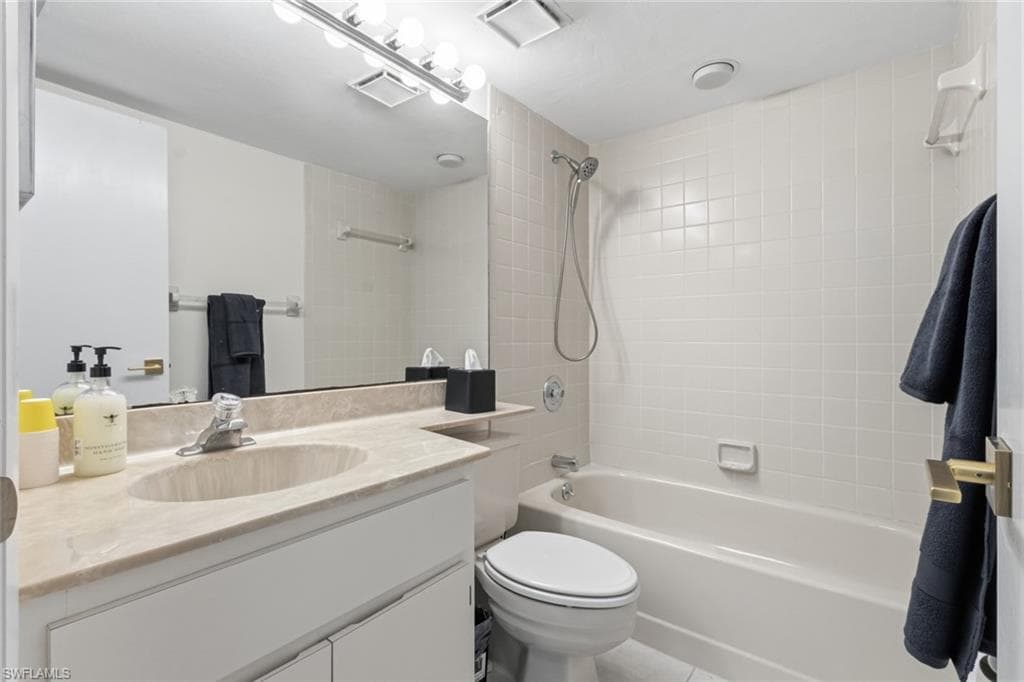 5585 Trailwinds DR # 314, FORT MYERS FL 33907-17