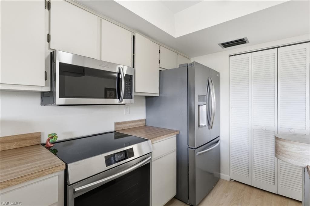 5585 Trailwinds DR # 314, FORT MYERS FL 33907-3