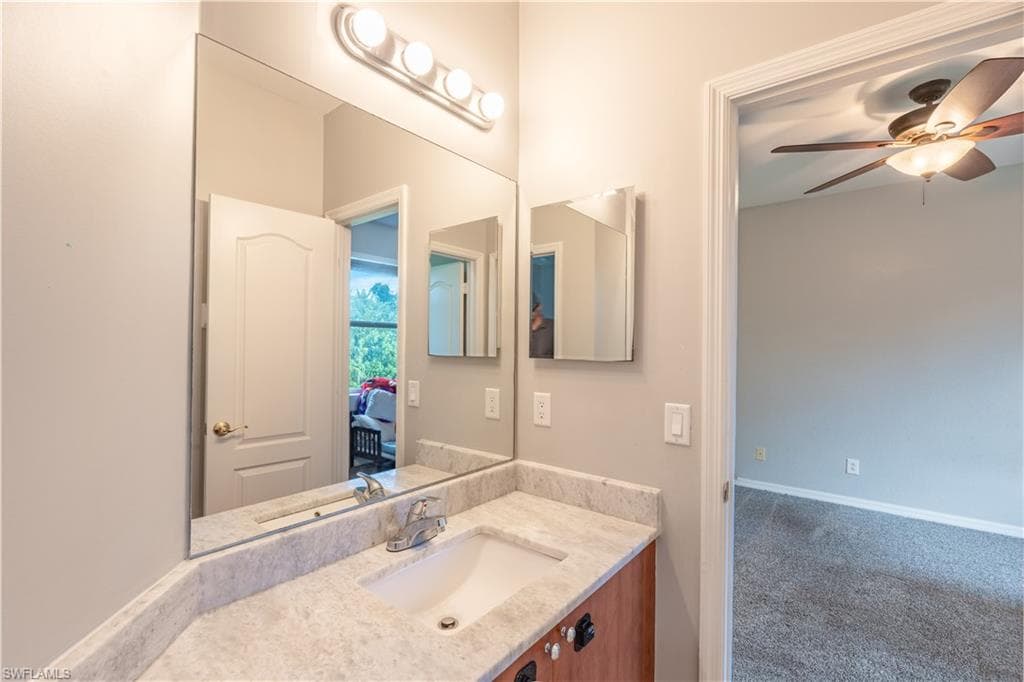 3003 Lake Manatee CT, CAPE CORAL FL 33909-33