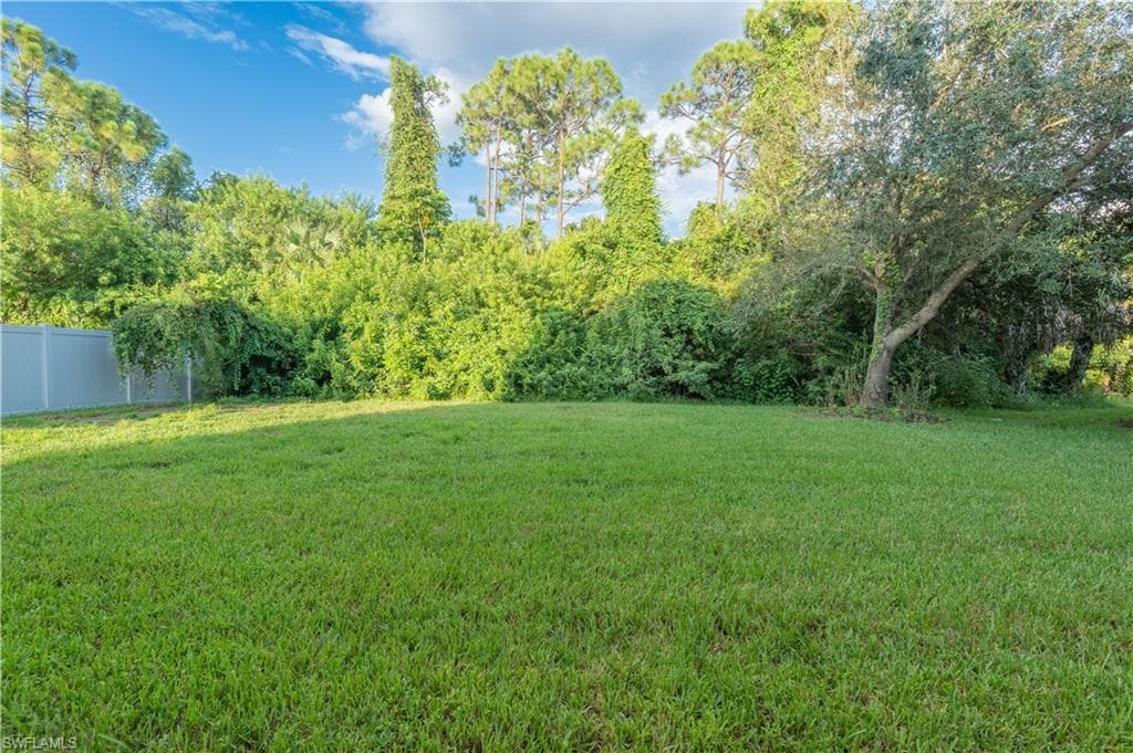 3003 Lake Manatee CT, CAPE CORAL FL 33909-37