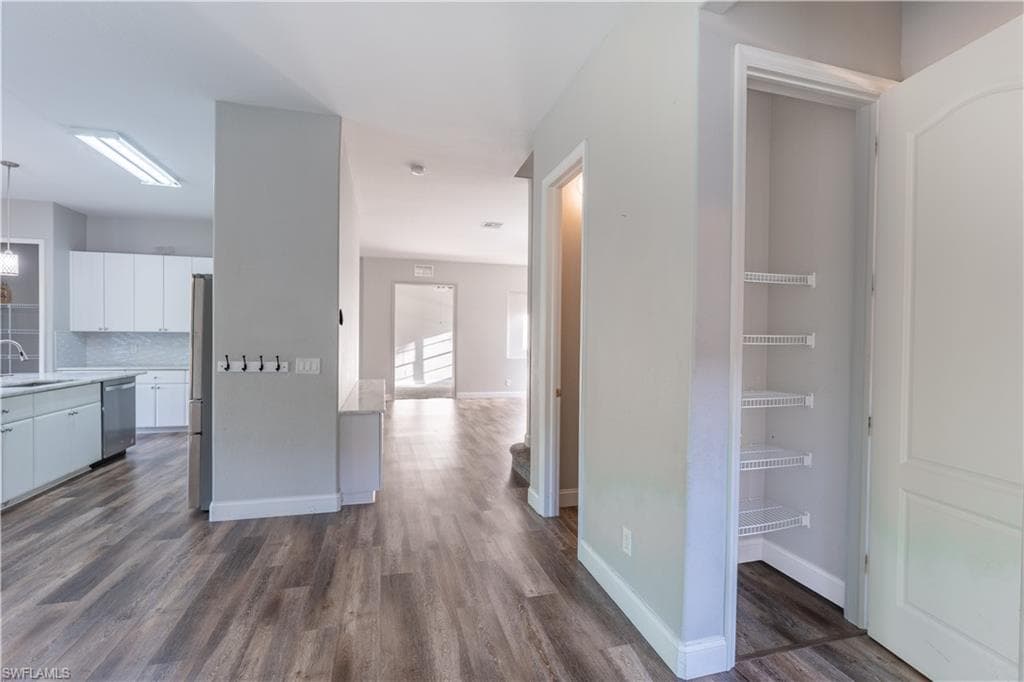 3003 Lake Manatee CT, CAPE CORAL FL 33909-14