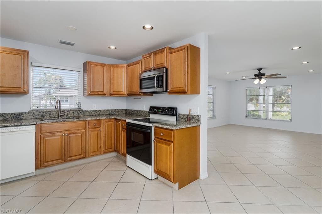 180 Cypress WAY E # B212, NAPLES FL 34110-12