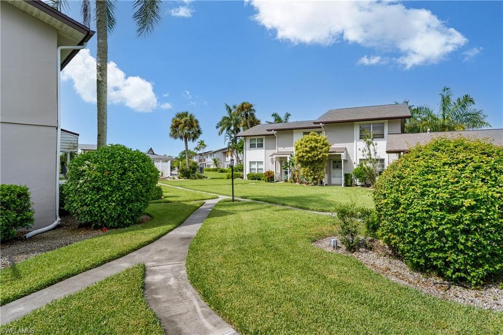 180 Cypress WAY E # B212, NAPLES FL 34110-33