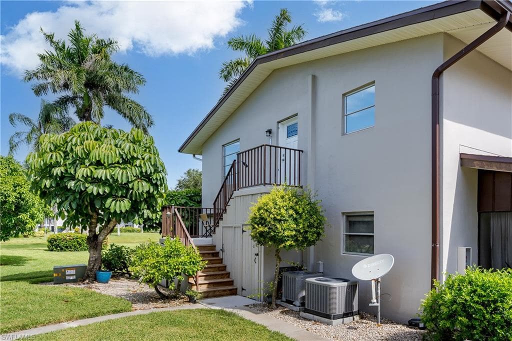 180 Cypress WAY E # B212, NAPLES FL 34110-32