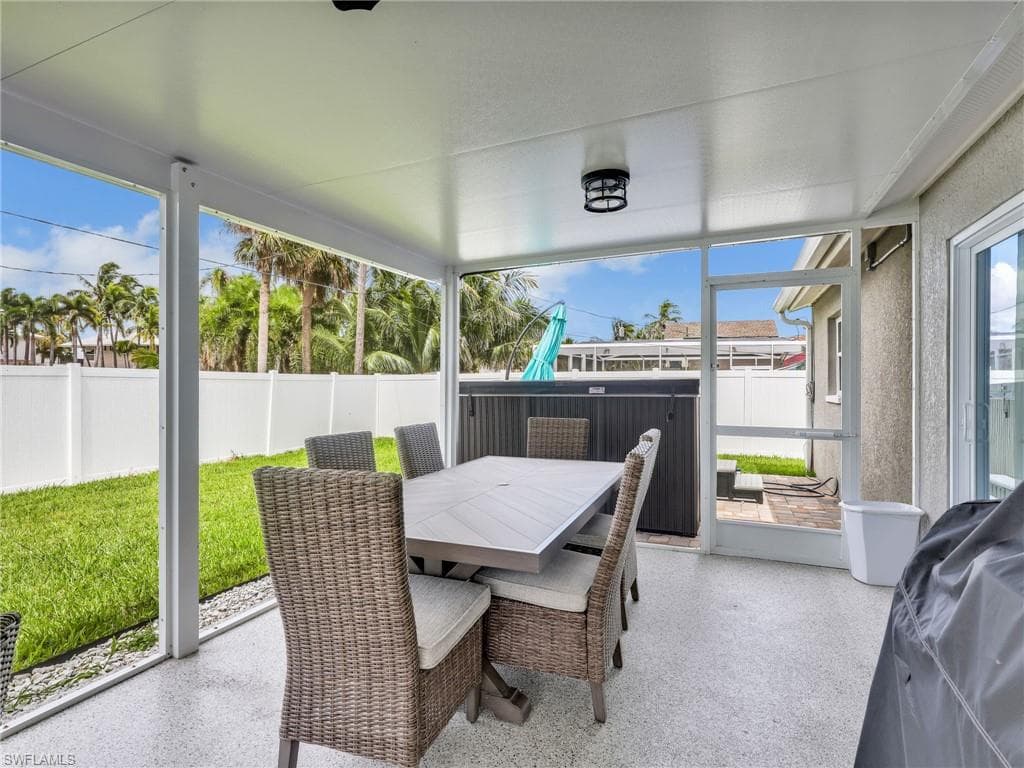 195 Hibiscus DR, FORT MYERS BEACH FL 33931-26