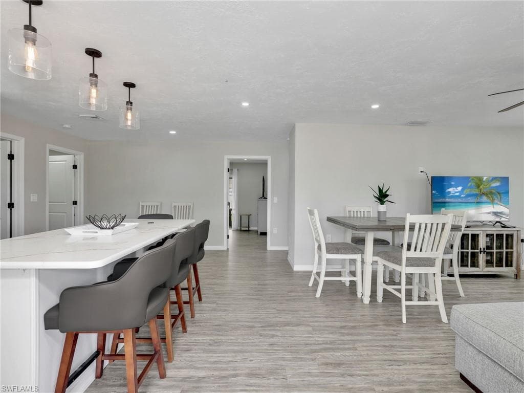 195 Hibiscus DR, FORT MYERS BEACH FL 33931-1