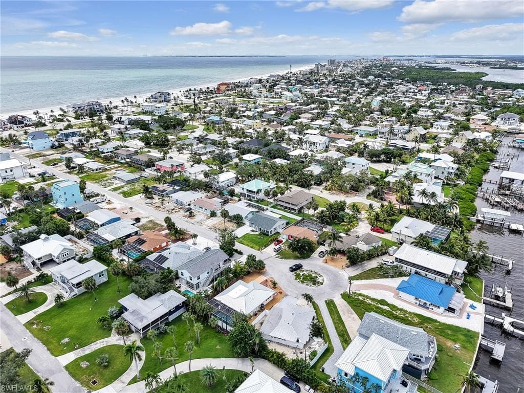 195 Hibiscus DR, FORT MYERS BEACH FL 33931-46