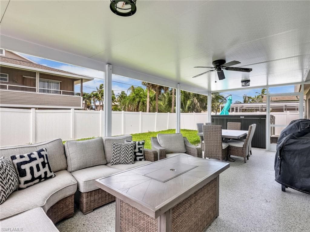 195 Hibiscus DR, FORT MYERS BEACH FL 33931-25