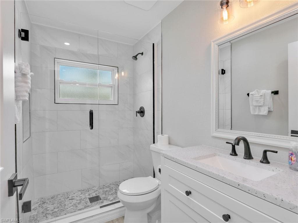 195 Hibiscus DR, FORT MYERS BEACH FL 33931-21