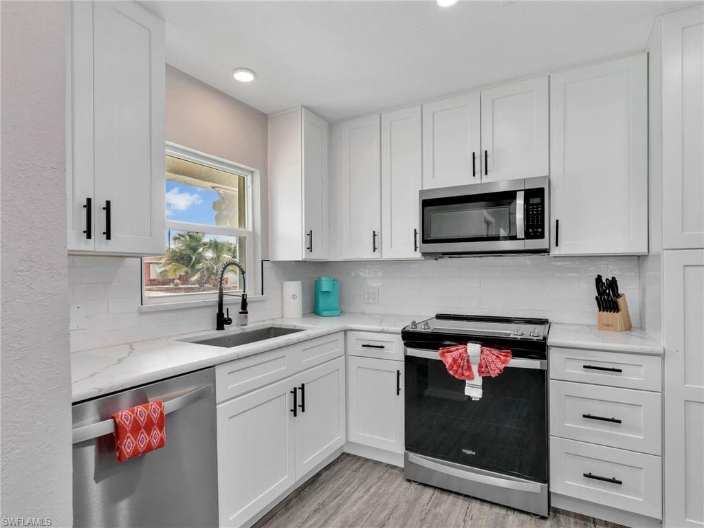 195 Hibiscus DR, FORT MYERS BEACH FL 33931-6