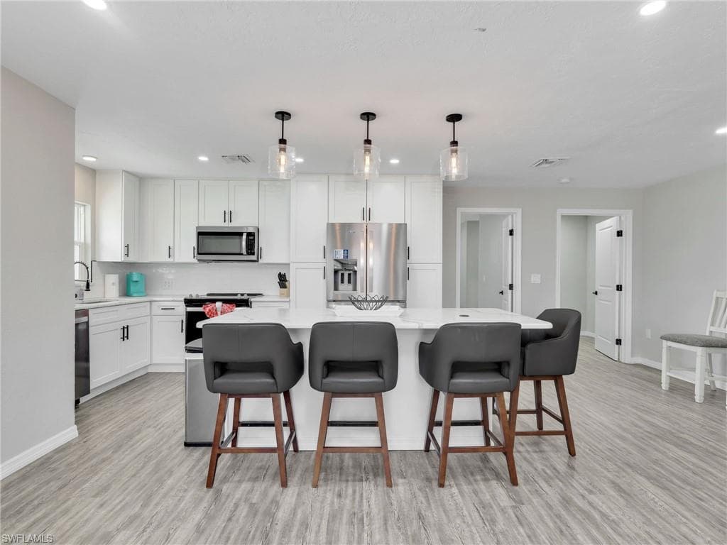 195 Hibiscus DR, FORT MYERS BEACH FL 33931-2