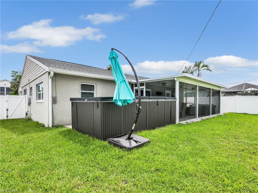 195 Hibiscus DR, FORT MYERS BEACH FL 33931-27