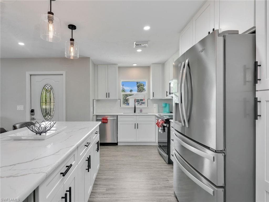 195 Hibiscus DR, FORT MYERS BEACH FL 33931-4