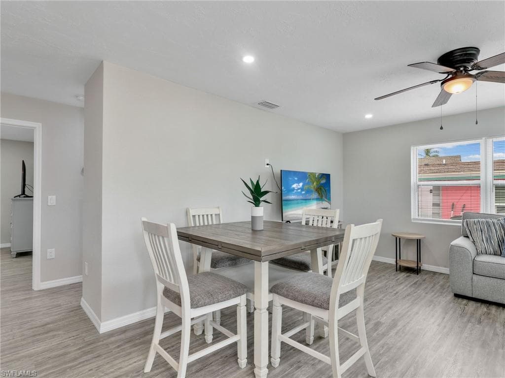 195 Hibiscus DR, FORT MYERS BEACH FL 33931-8