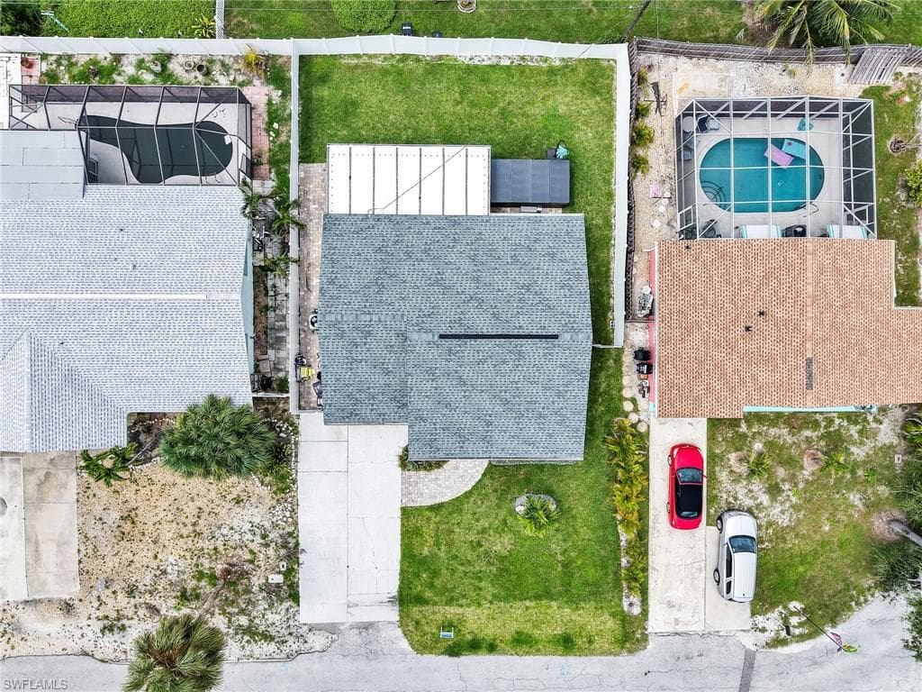 195 Hibiscus DR, FORT MYERS BEACH FL 33931-37