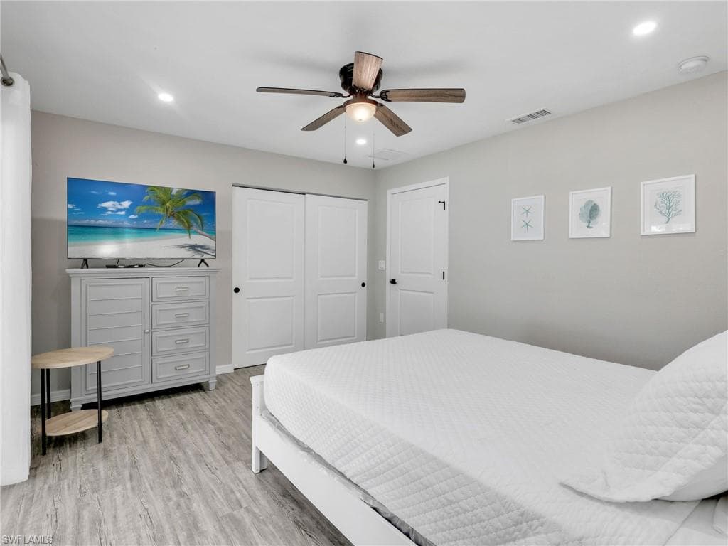 195 Hibiscus DR, FORT MYERS BEACH FL 33931-17