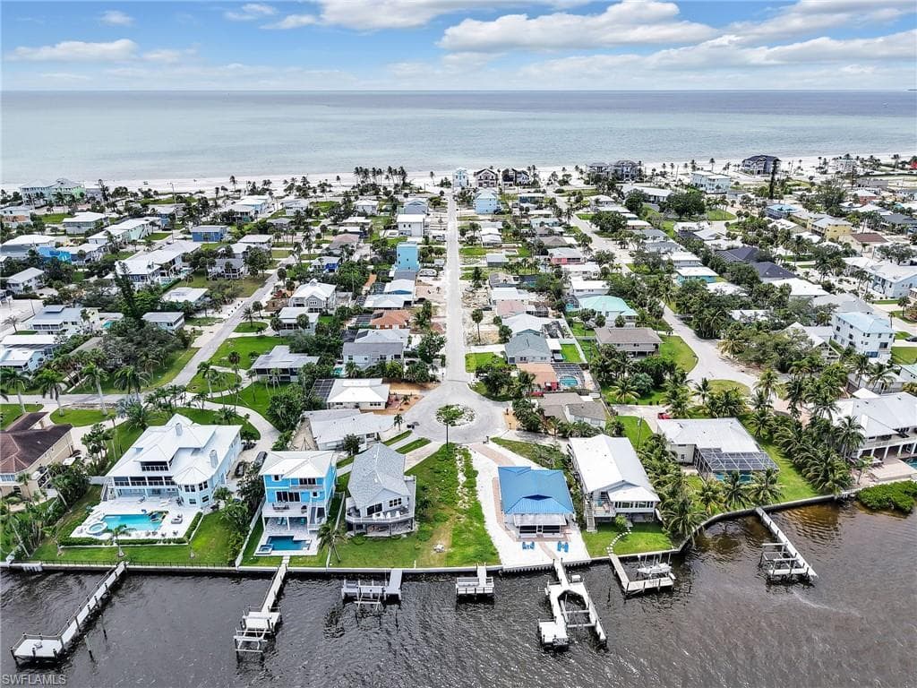 195 Hibiscus DR, FORT MYERS BEACH FL 33931-47