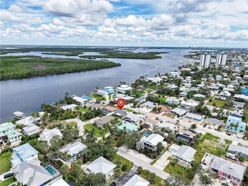 195 Hibiscus DR, FORT MYERS BEACH FL 33931-39