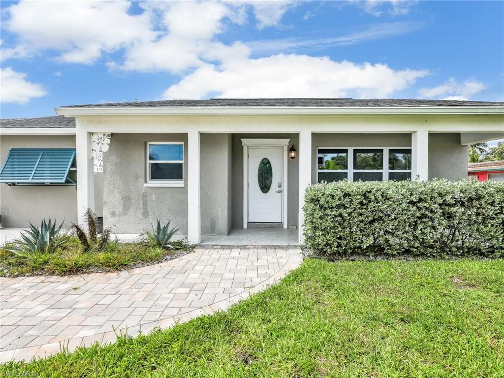 195 Hibiscus DR, FORT MYERS BEACH FL 33931-30