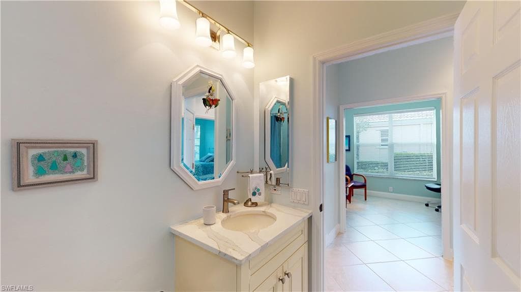 8797 E Bay CIR, FORT MYERS FL 33908-18