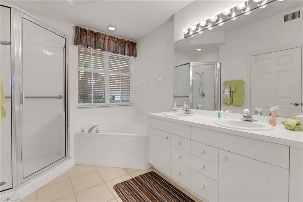 9610 Village View BLVD # 102, BONITA SPRINGS FL 34135-17