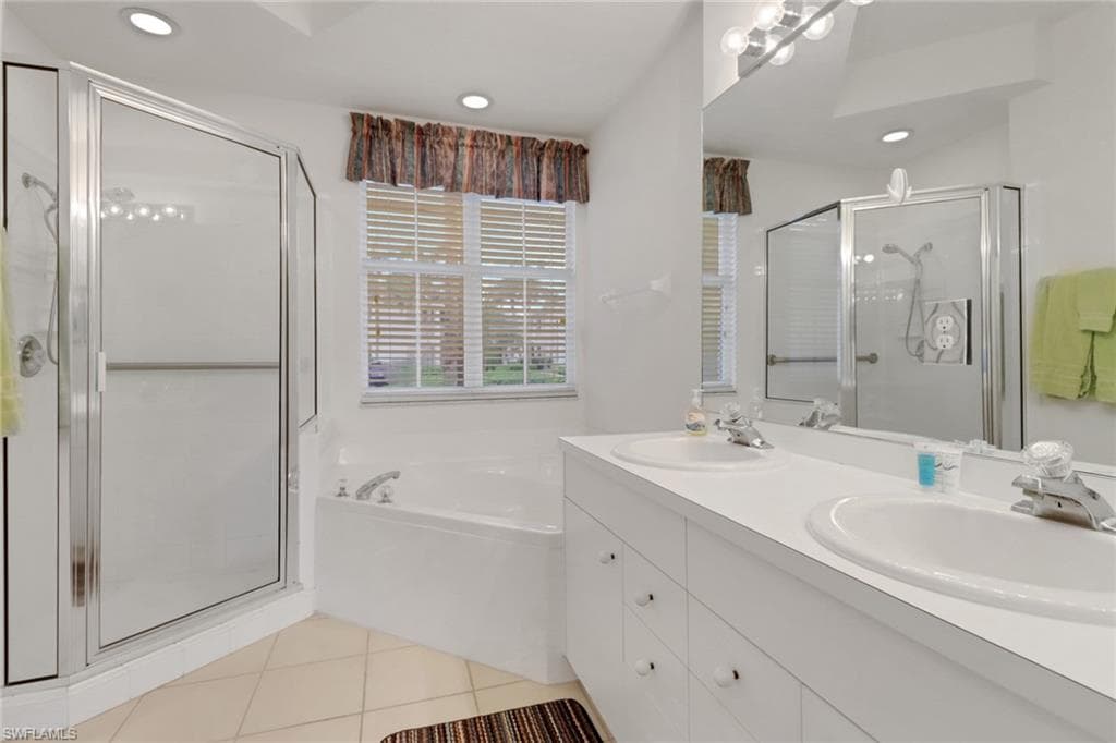 9610 Village View BLVD # 102, BONITA SPRINGS FL 34135-18