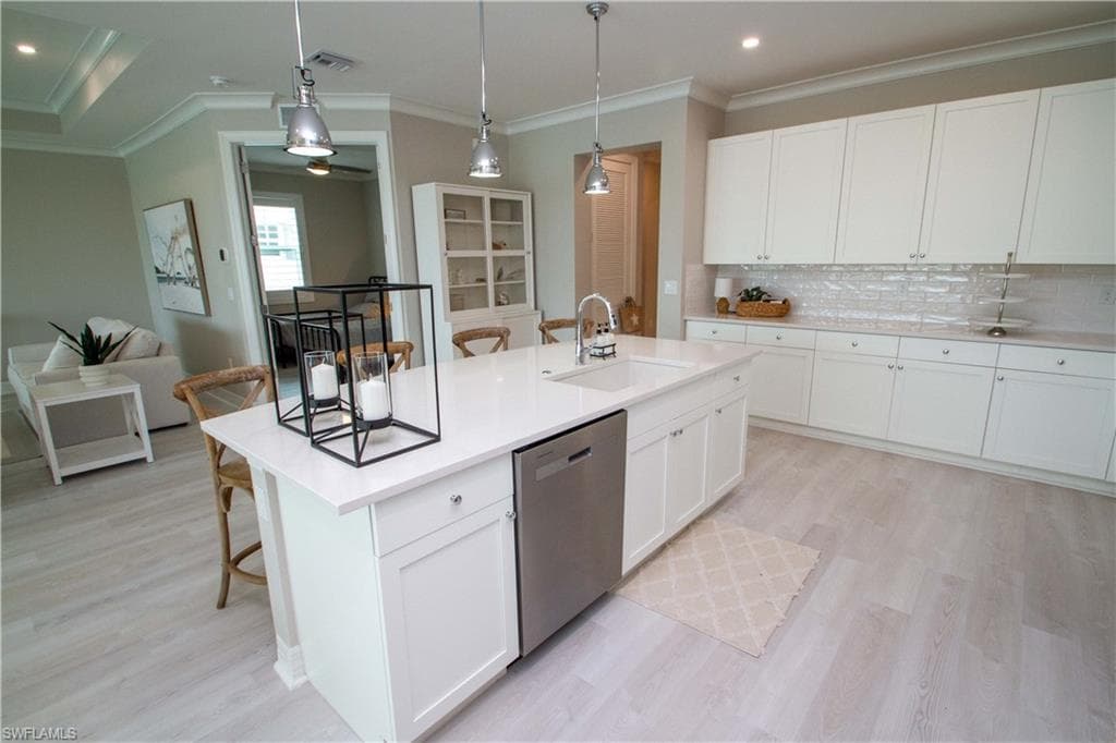 251 Indies DR E # 202, NAPLES FL 34114-11