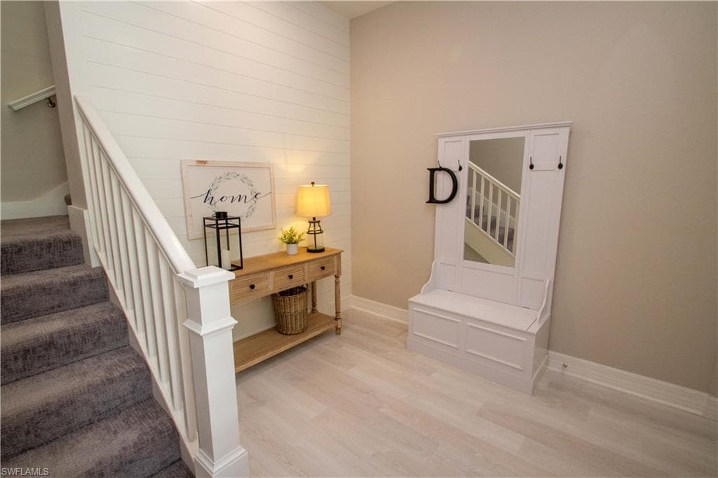 251 Indies DR E # 202, NAPLES FL 34114-2